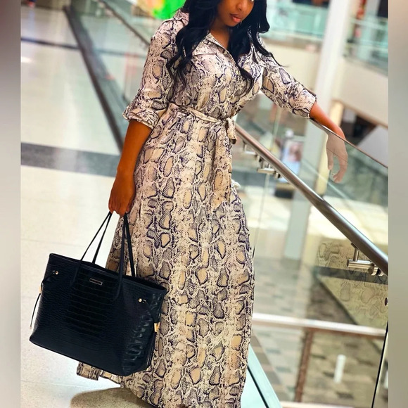 NWT Snake Print button down Maxi dress w/ belt - Picture 3 of 3